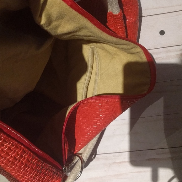 🌺Red faux leather bag by Black lutoe🍀🍀 - Picture 6 of 6